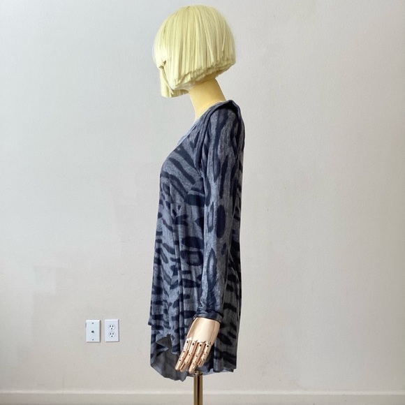 Yigal Azrouel New York Gray Animal Print Asymmetric Long Sleeves Tunic Top SZ 4 - Picture 3 of 8